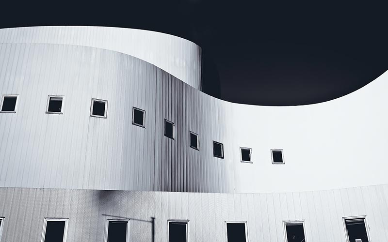 central skyscraper all glass structure