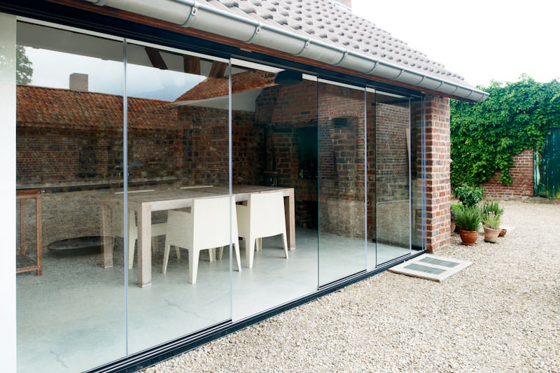 Customized frameless folding door