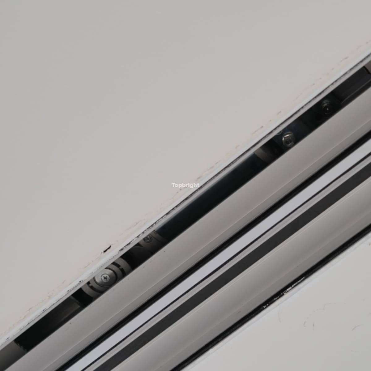 Two-track_electric_panoramic_sliding_door_topbright (2)