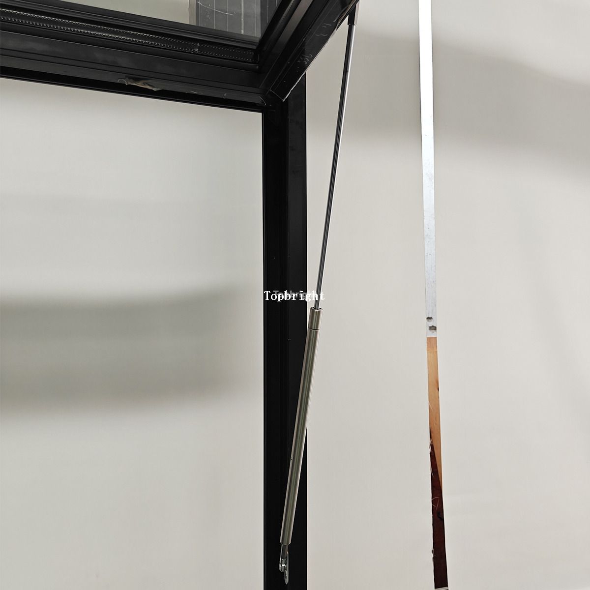 Smooth window operation
