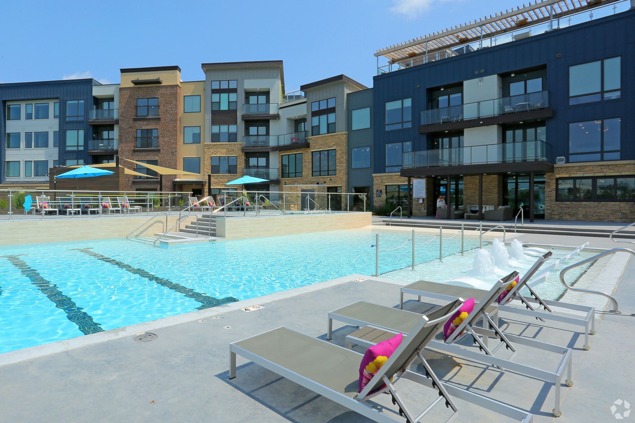 residences-at-boardwalk-bixby-ok-pool